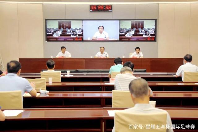 曼晚：马奎尔向工作人员表示，海文+约罗有望成曼联的萨利巴+加布